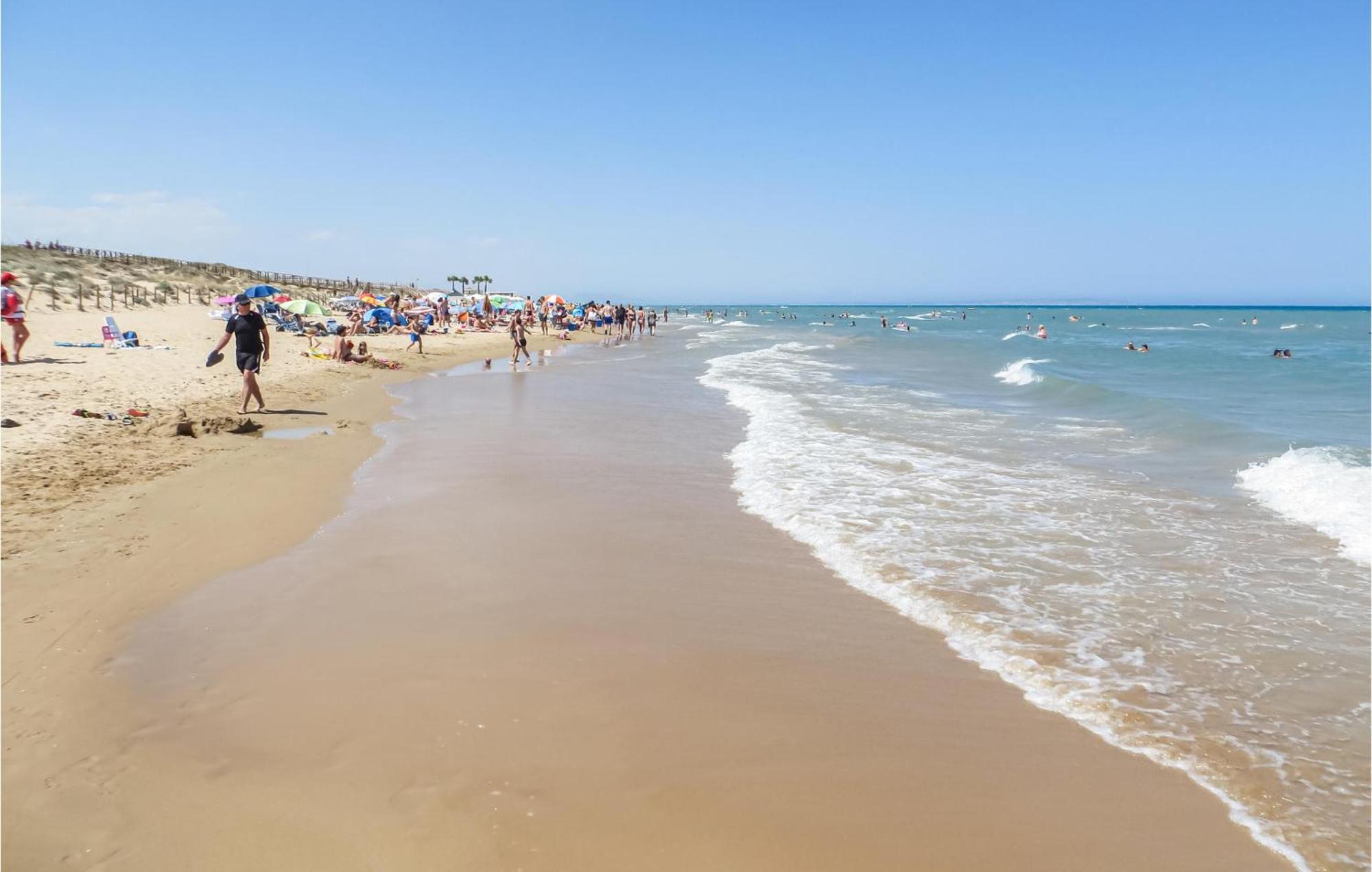 Amazing Apartment In Torrevieja With Wifi Екстер'єр фото